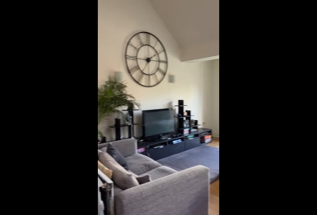 Double room in spacious flat available ✨✨ Main Photo