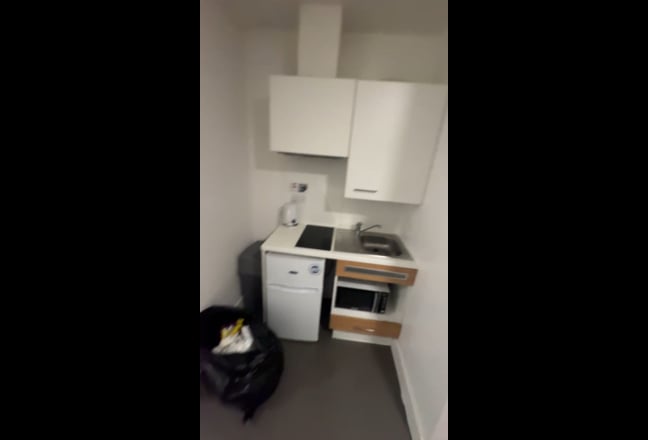 Modern Student Studio – Spacious,Available Now Main Photo