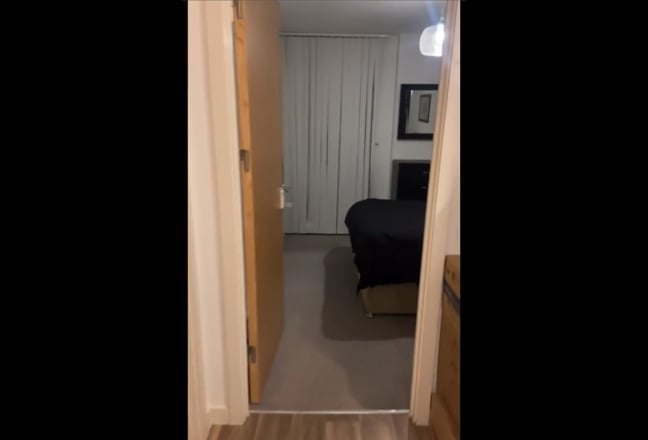 Ensuite double room  2 bed 2 bath female flat  Main Photo