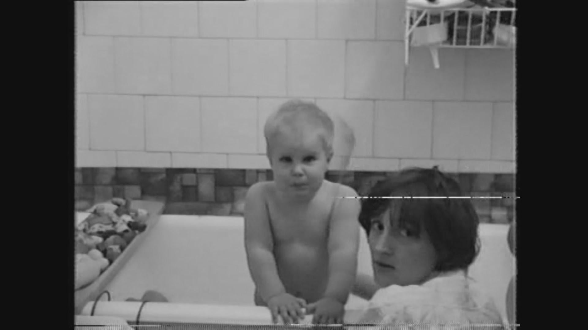 Szia Sári! / Don't worry Sari! trailer