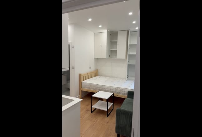 BRAND NEW Studio Flat - bustling high Road  Main Photo