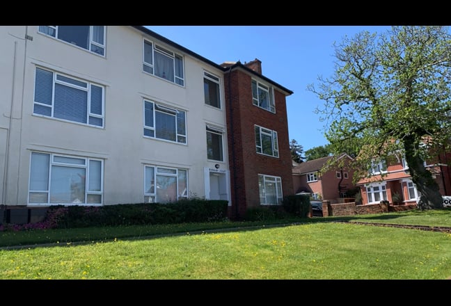 Whole flat near Alum Chine beach  Main Photo