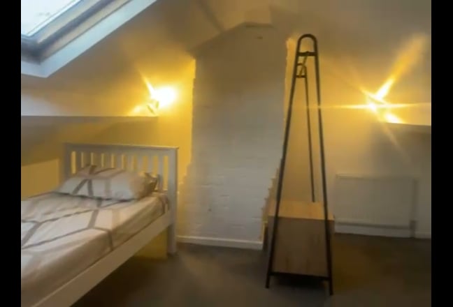 4 bedroom house - Furnished (2 parking space) Main Photo