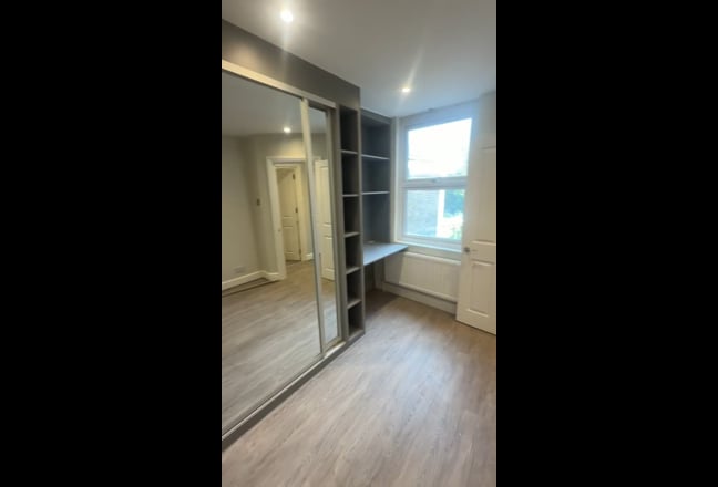 Refurbished 1 bed flat on Gleneagle Road Streatham Main Photo