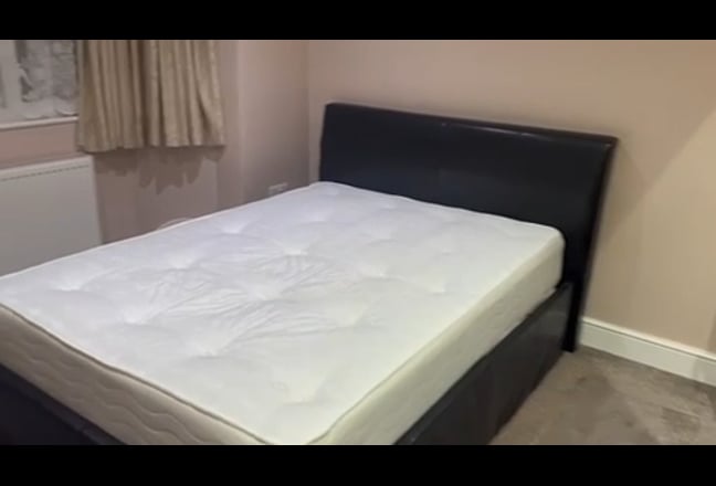 Stunning Double Ensuite Furnished Room UB7 Main Photo