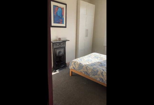 Spacious 3 bedroom Flat in London N16 Main Photo