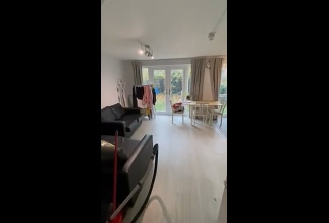 En-Suite Available in Central Iffley Main Photo