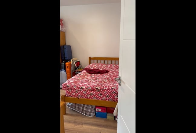 Double room in a newly renovated house Main Photo