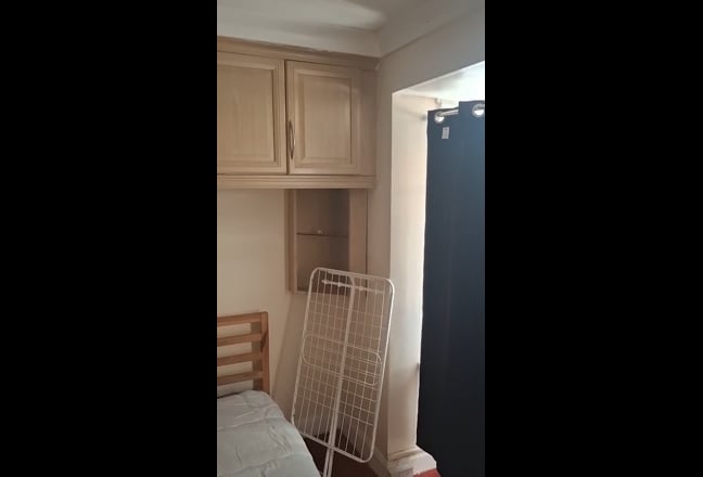 Double Room Available in 6-Bedroom House_LU4 Main Photo