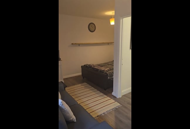 Large Self Contained Room Avail in Barn Conversion Main Photo