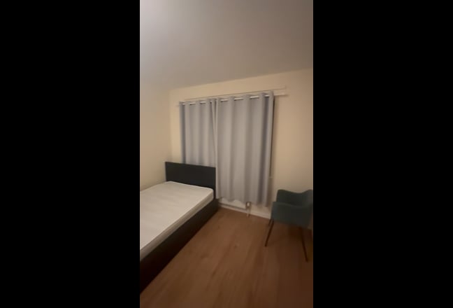 Spacious newly decorated double room  Main Photo
