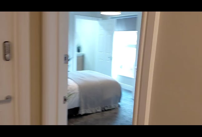 Stunning Professional  Rooms ! Bills All Included Main Photo