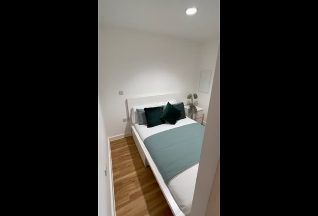 X1 the campus studio room (amazing location) Main Photo