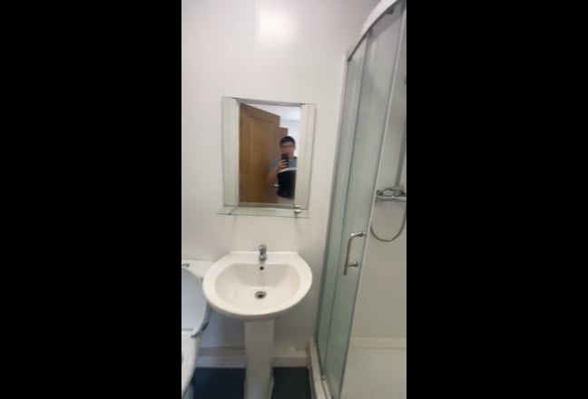 Ensuite room all bills Inc-near Lougborough Uni  Main Photo