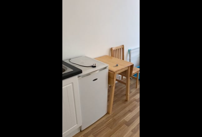 Great Value Studio Inclusive Of Most Bills Main Photo