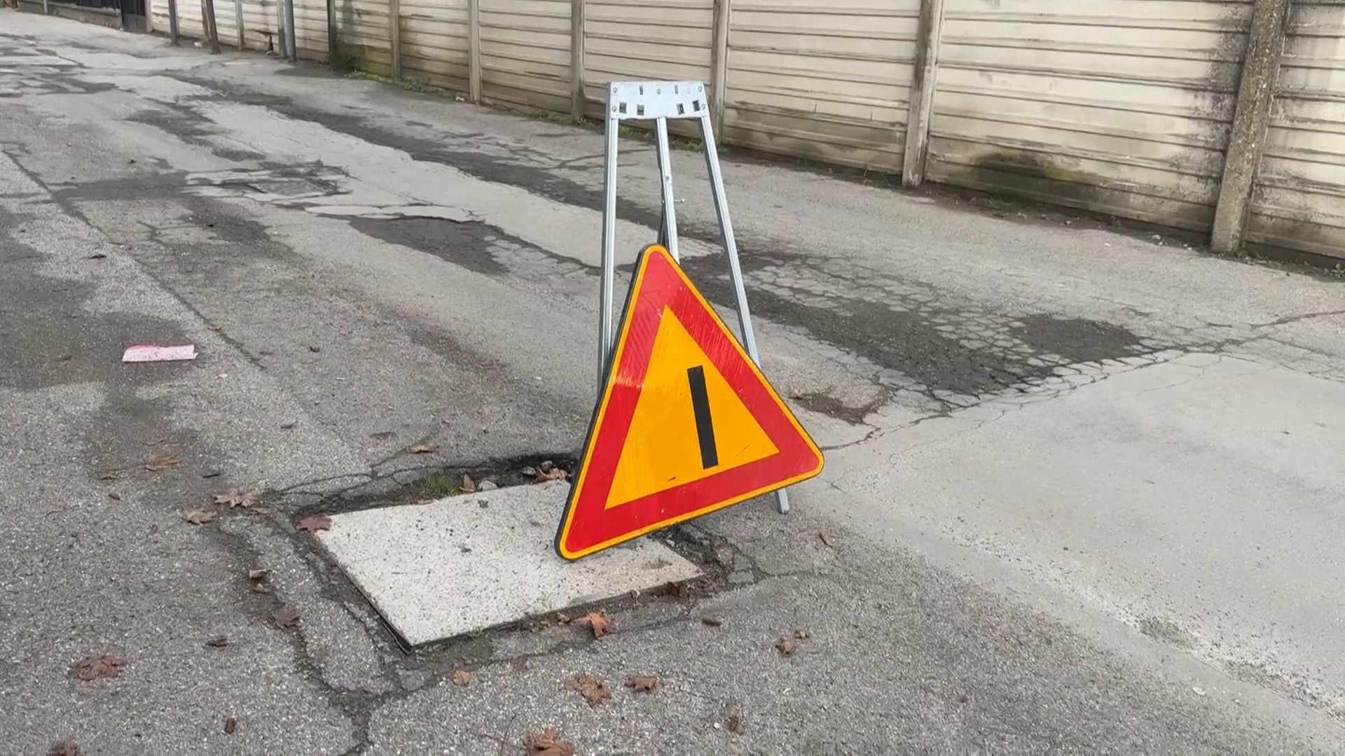 Via Portigiani, strada dissestata e pericolosa