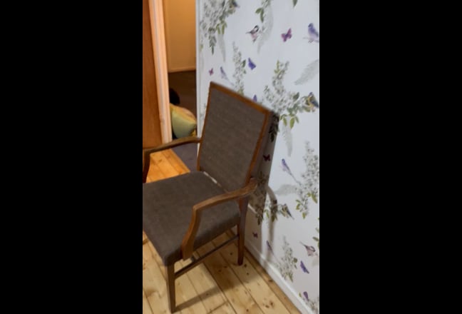 Zen bedroom in peaceful household Main Photo