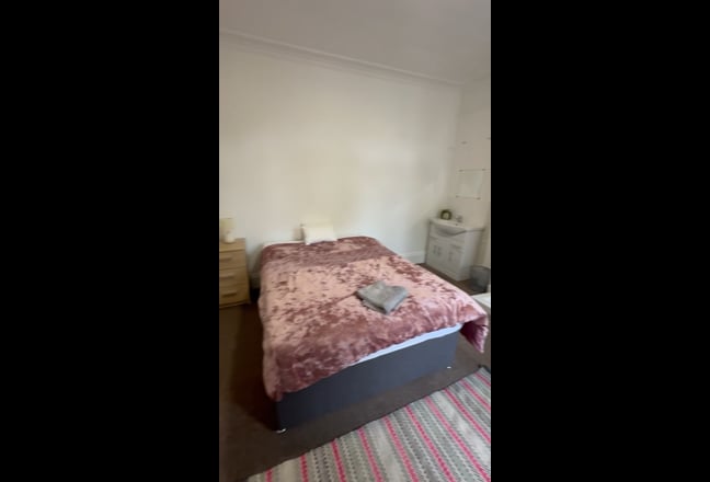 Large room avail immed near Swan Centre Yardley Main Photo