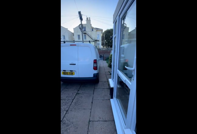 Near Pittville park Large room, garden, garage Main Photo