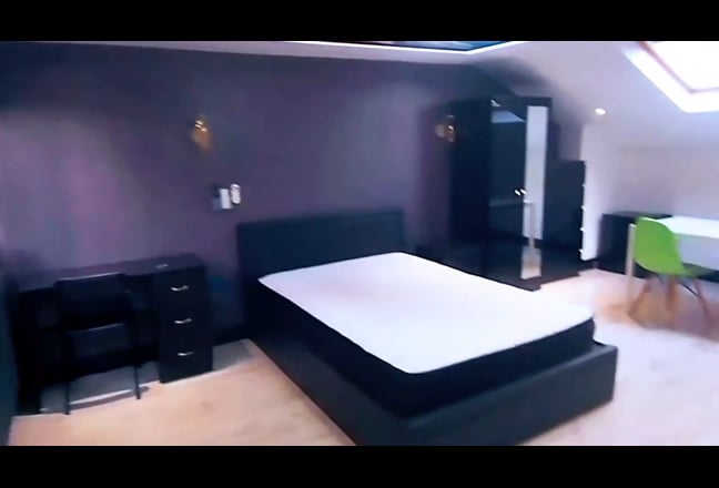 🌻Spacious & Modern en-suite room, ready today🌻 Main Photo