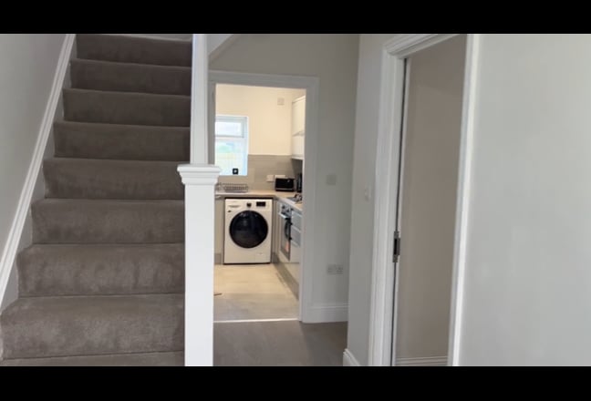 Rooms to let in Modern 4 -Bedroom House inc. Bills Main Photo