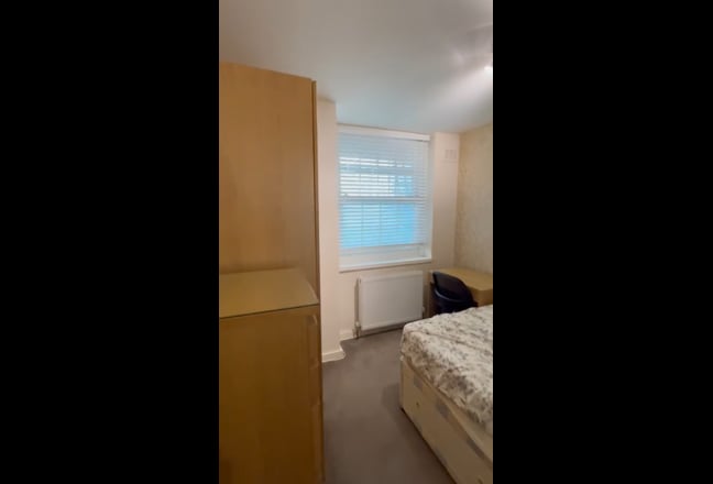 216R4 | Medium Double  | Garden | Female House  Main Photo