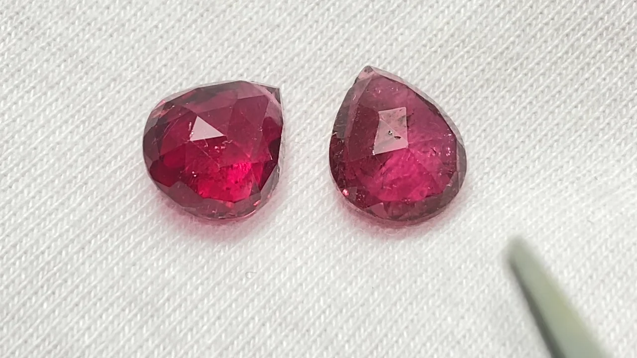 動画】【1点もの】宝石質ルベライト(レッドトルマリン)AAA- ビーズ 2粒