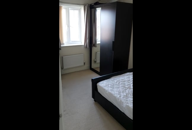🌟Spacious Double room with Lounge & Garage 🌟 Main Photo