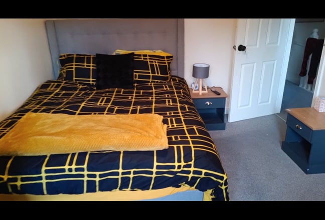 Dble rm 4k TV £50 off -students* 15m walk to town Main Photo