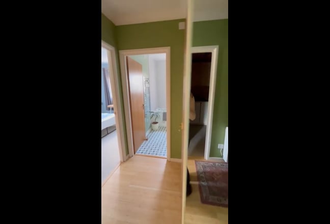 Quiet Room in a Shared Flat Main Photo