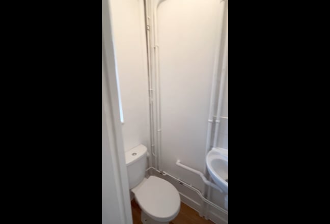 Fully refurbed 3 bed flat in Brixton av now! Main Photo