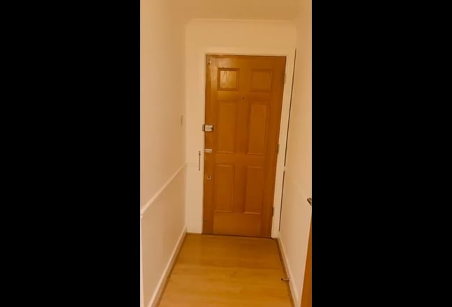 Modern Ensuite Room near Canary Wharf  Main Photo