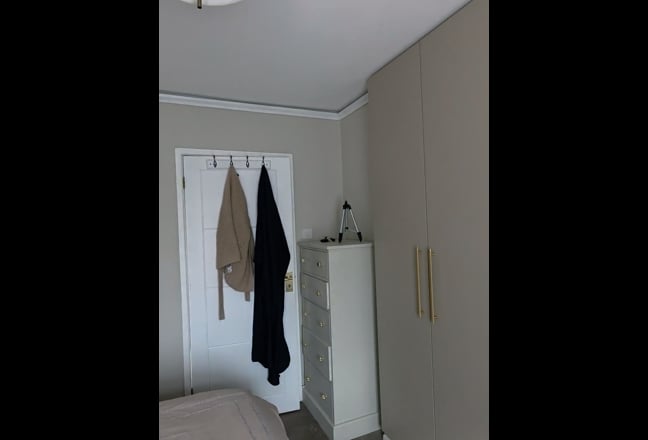 Double Bedroom shared  Main Photo