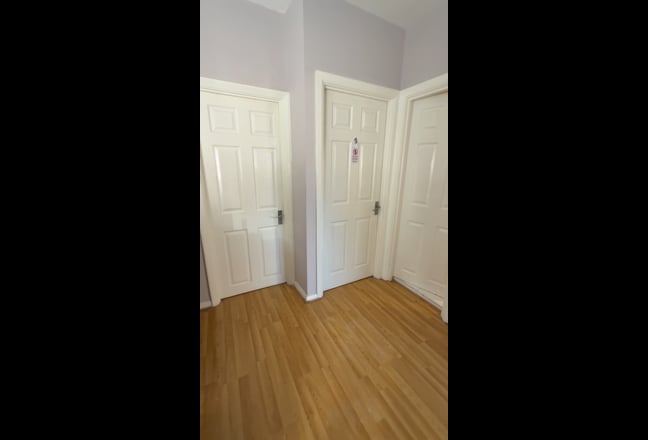 Spacious Double room available Now in East Acton Main Photo