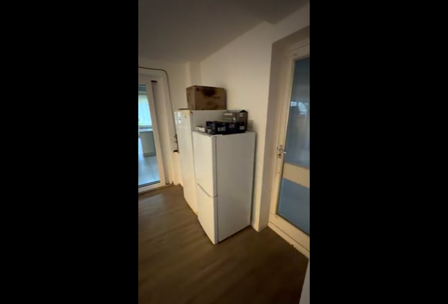 Single Room in 4 Bedroom House Main Photo