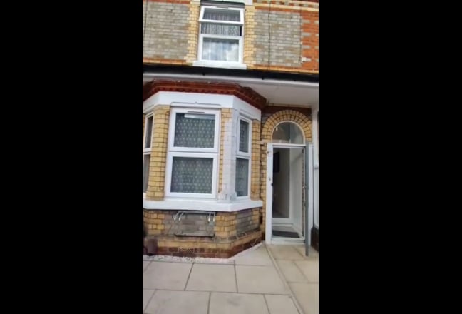 King size bed Room  Main Photo