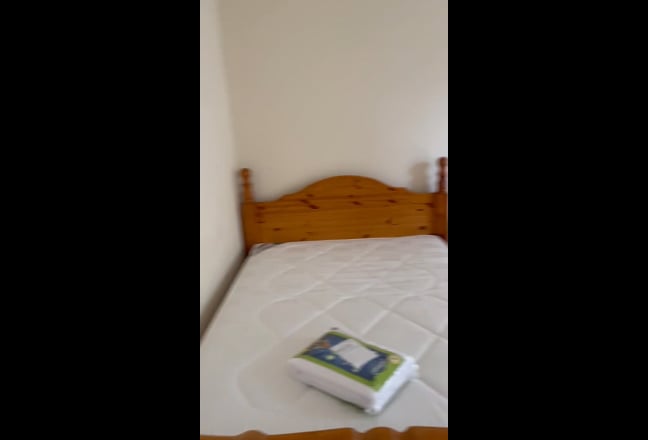 Polwarth, Bruntsfield, Edinburgh. Large Double Bed Main Photo