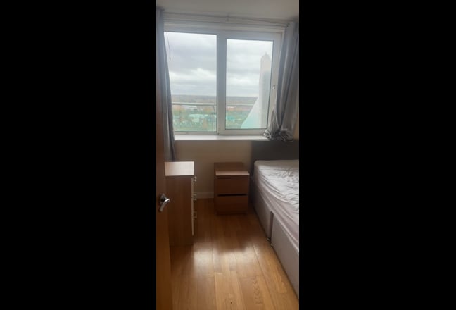 A  spare to rent in town centre Main Photo