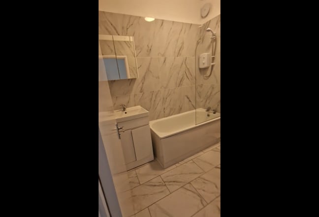 2 bedroom Ground floor flat Main Photo