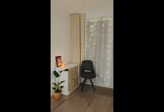 Modern Double Room with Private Bathroom Main Photo