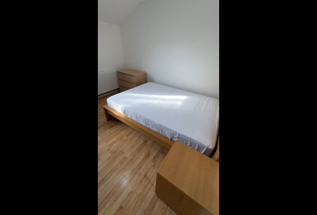 Large Room in Central Milton Keynes (MK9) Main Photo