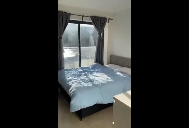 Big Bedroom with Private Balcony near Archway Main Photo