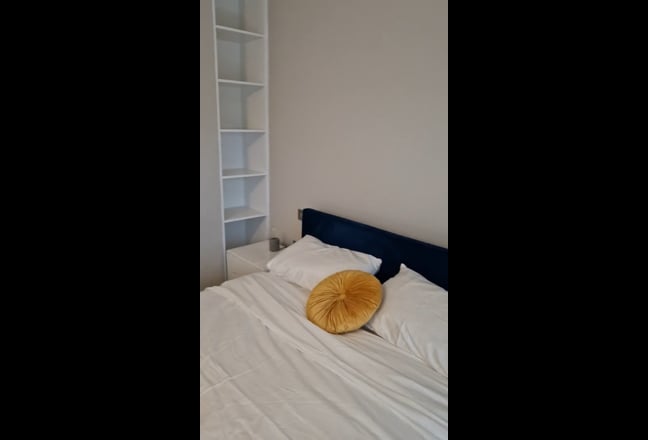 Spacious Double room in Luxury House Main Photo