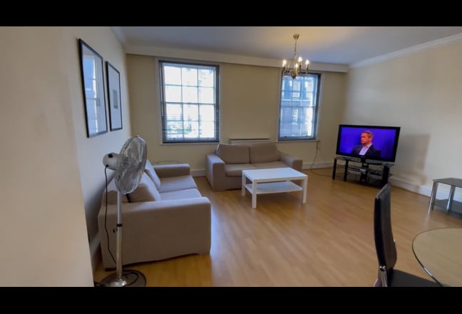 Spacious Large One Bedroom Flat in Mayfair W1 Main Photo