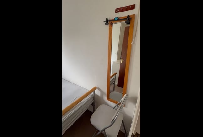 A single room in a beautiful house Main Photo