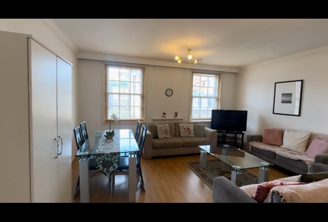 Large Spacious One Bedroom Flat in Mayfair  Main Photo