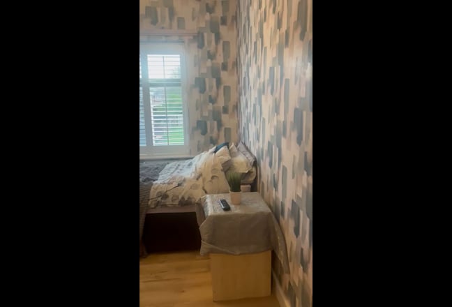 Single room for rent- Female only | Preston Main Photo