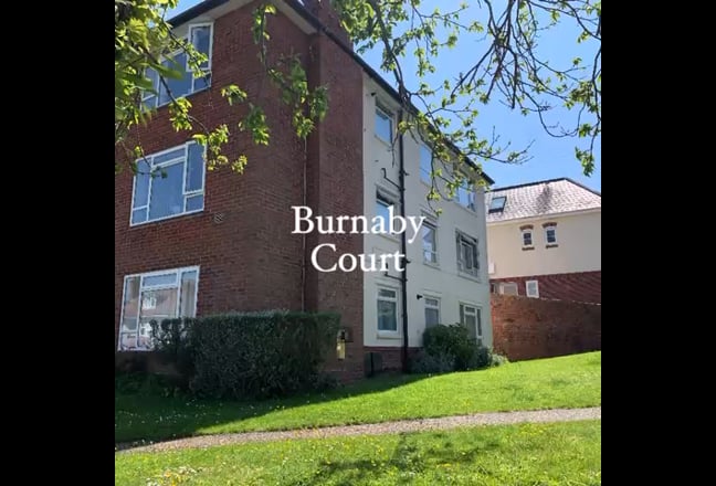 Whole flat near Alum Chine beach  Main Photo