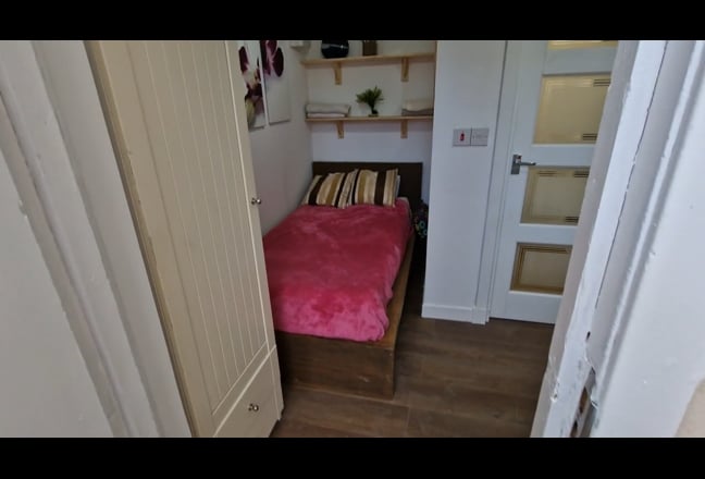 Single Bed Studio 0.5Km from Subway,Price inc All  Main Photo