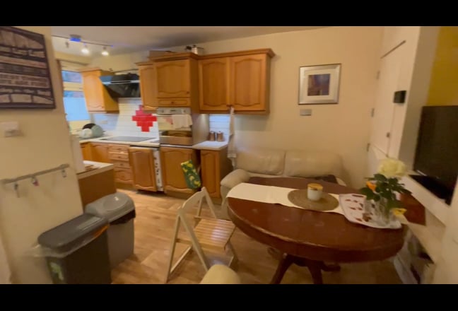 2 required in 5 bed smart house Roehampton  Main Photo